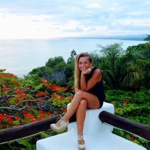 Meet your Posher, Camille